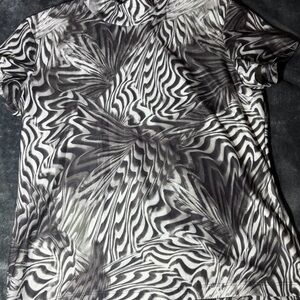 Black and White Abstract zebra Pattern T-Shirt
